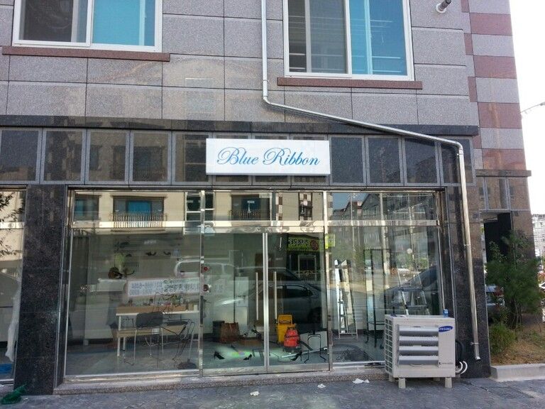아크릴큐브간판
